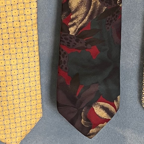 Bundle of 3 100% Silk Used Neckties Made in USA and Italy. - Picture 3 of 10